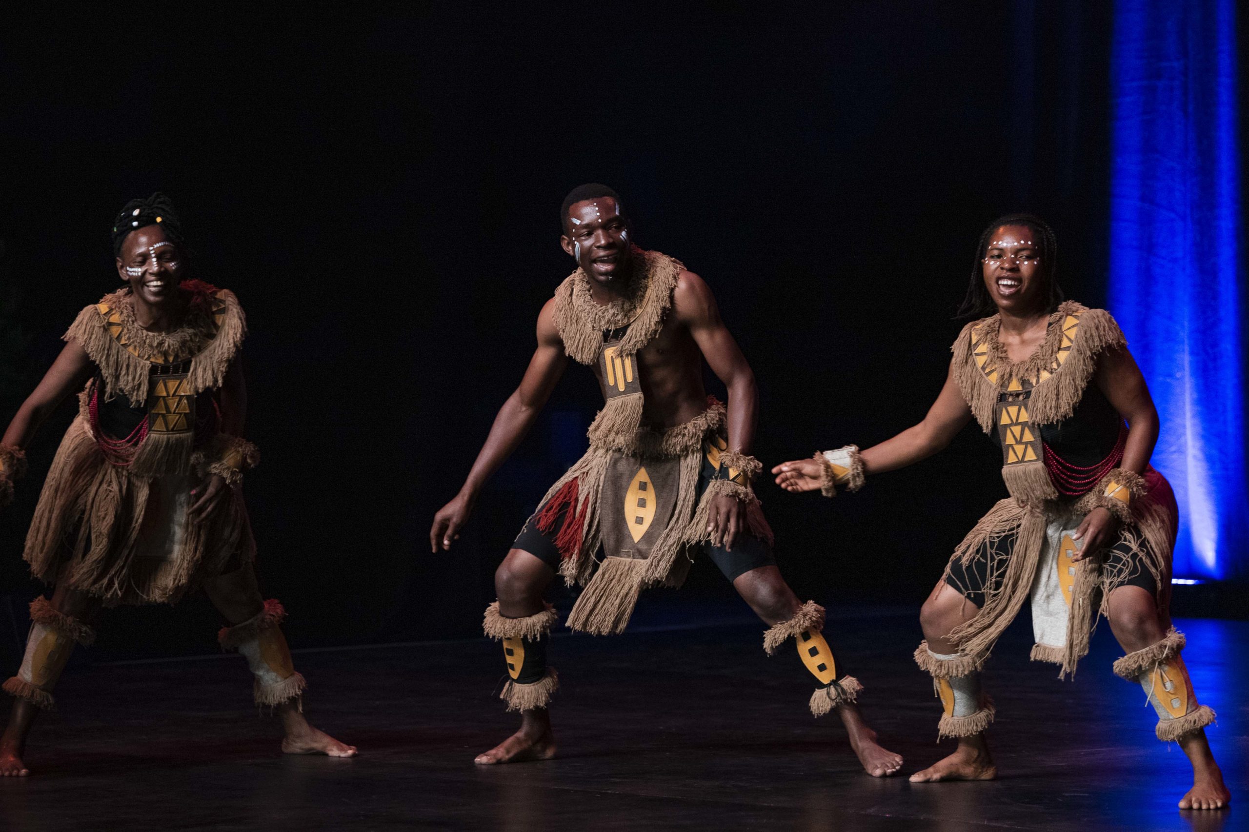 Spectacle-ouverture_Tanzanie_DSC_9411